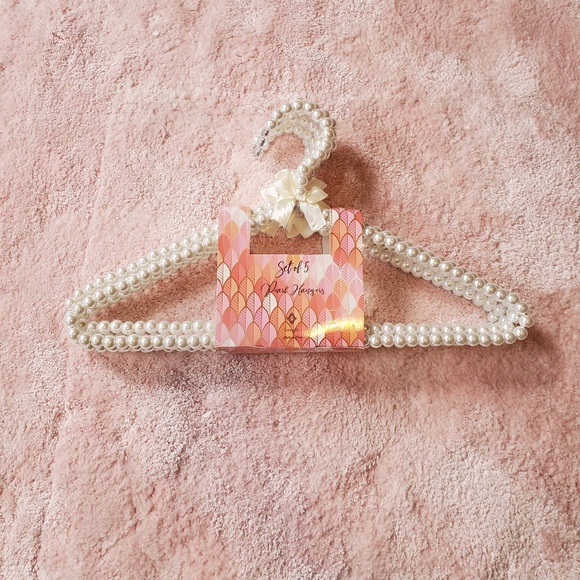 Faux Pearl clothes hangers with white bows, NWT by Concepts - Picture 1 of 8